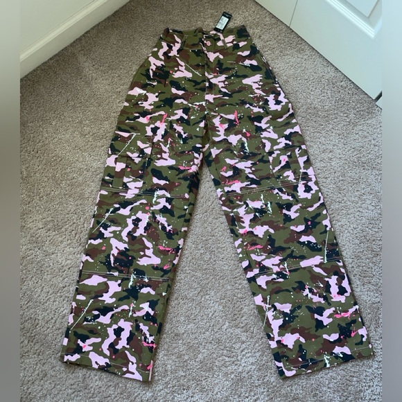 PrettyLittleThing Cargo pants - Picture 6 of 11